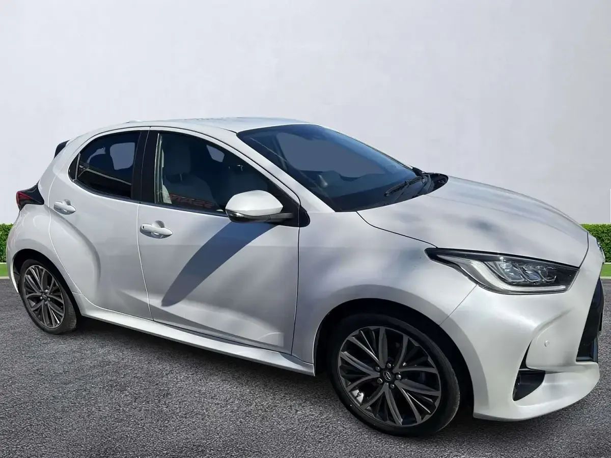 Second-hand Toyota Yaris Hybrid 116 CP (85 kW) 2022 Alb Hatchback