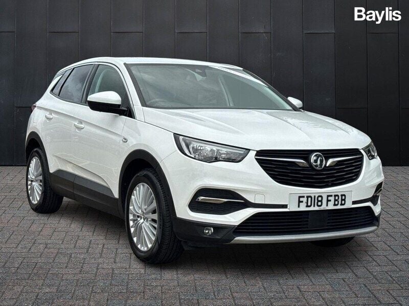 White Used 2018 Vauxhall Grandland X Sport SUV | £9,535 (Fair price) - Image 1/3