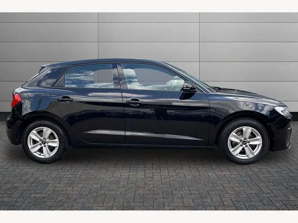 Used Audi A1 Design 95 HP (69 kW) 2021 Black SUV