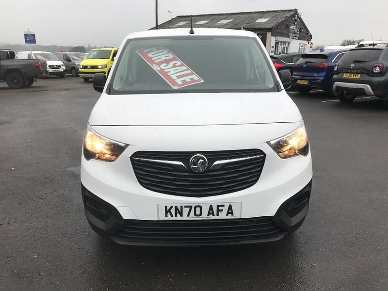 Used Vauxhall Combo Edition 100 HP (73 kW) 2020 White Van