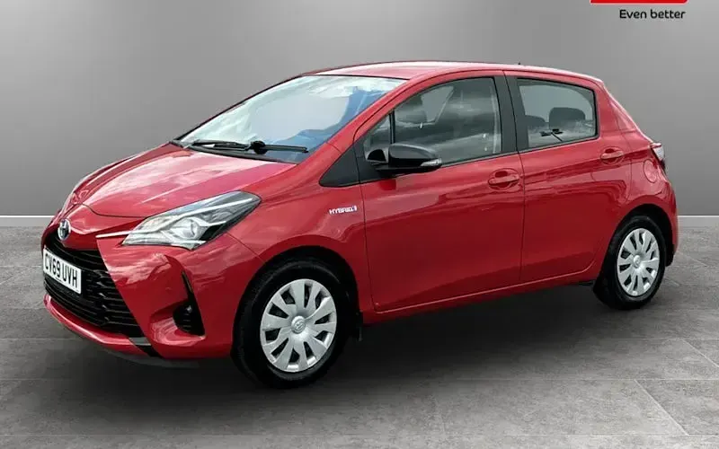 Used Toyota Yaris Hybrid Active 101 HP (74 kW) 2019 Hatchback