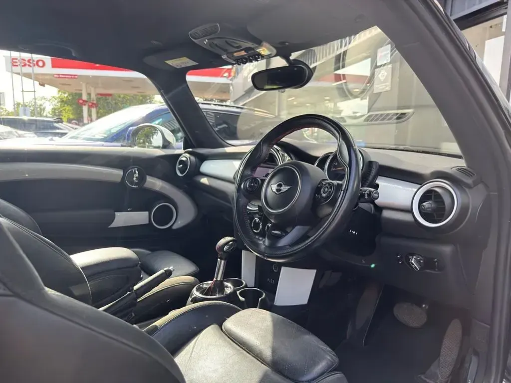 Used Mini Cooper SD Hatch 170 HP (125 kW) 2014 Black Hatchback