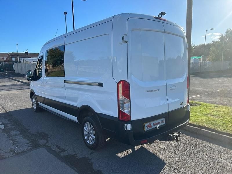 Usado Ford Transit 130 HP (95 kW) 2022 Branco Van