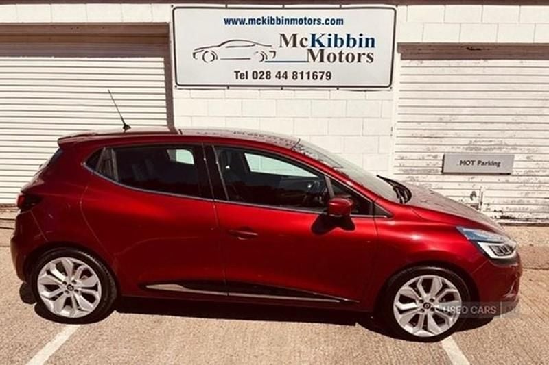Red Used 2017 Renault Clio IV Dynamique Hatchback | £7,995 (Fair price) - Image 1/1
