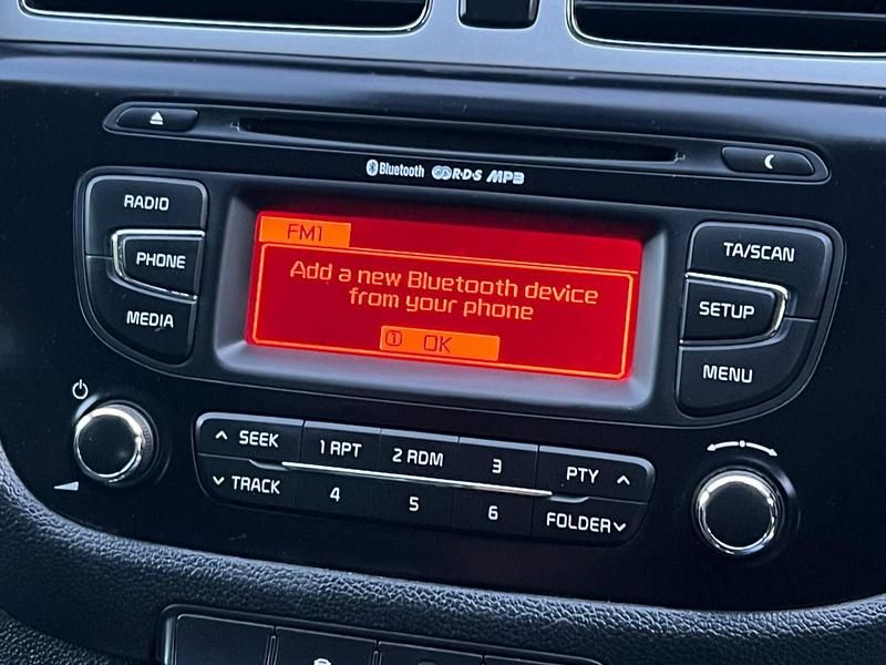 Used Kia ProCeed 98 HP (72 kW) 2015 White Hatchback