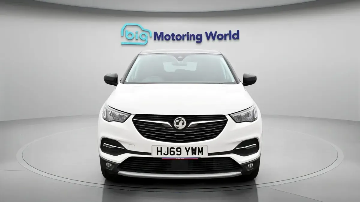 Second-hand Vauxhall Grandland X SRi 130 CP (95 kW) 2019 Alb SUV