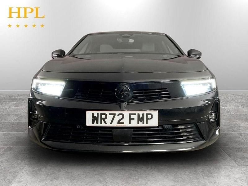 Second-hand Vauxhall Astra GS Line 130 CP (95 kW) 2022 Negru Hatchback