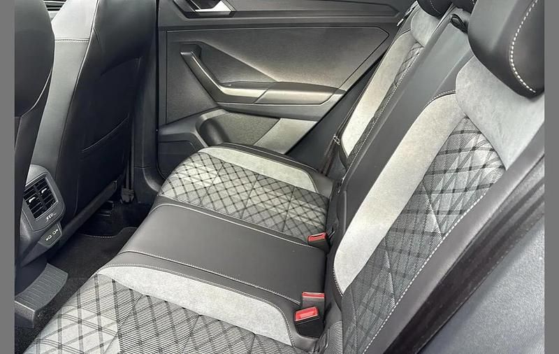 Used VW T-Roc R-line 150 HP (110 kW) 2025 Black SUV