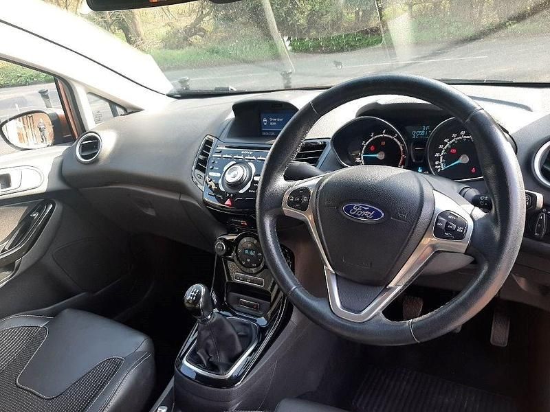 Used Ford Fiesta Titanium X 125 HP (91 kW) 2017 Copper pulse Hatchback
