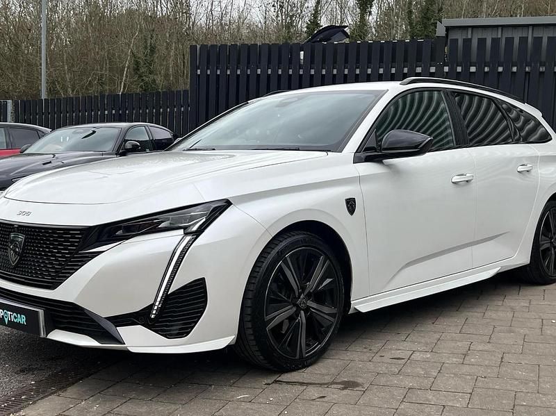 Used Peugeot 308 SW Premium 129 HP (94 kW) 2022 White Estate