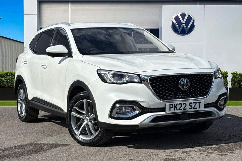 White Used 2022 MG HS Excite SUV | £14,989 (Good price) - Image 1/4