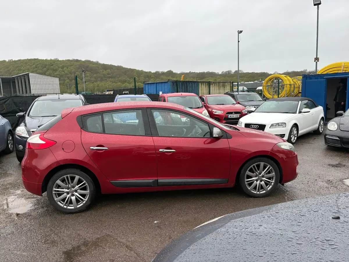 Used Renault Mégane Dynamique 2010 Red Hatchback