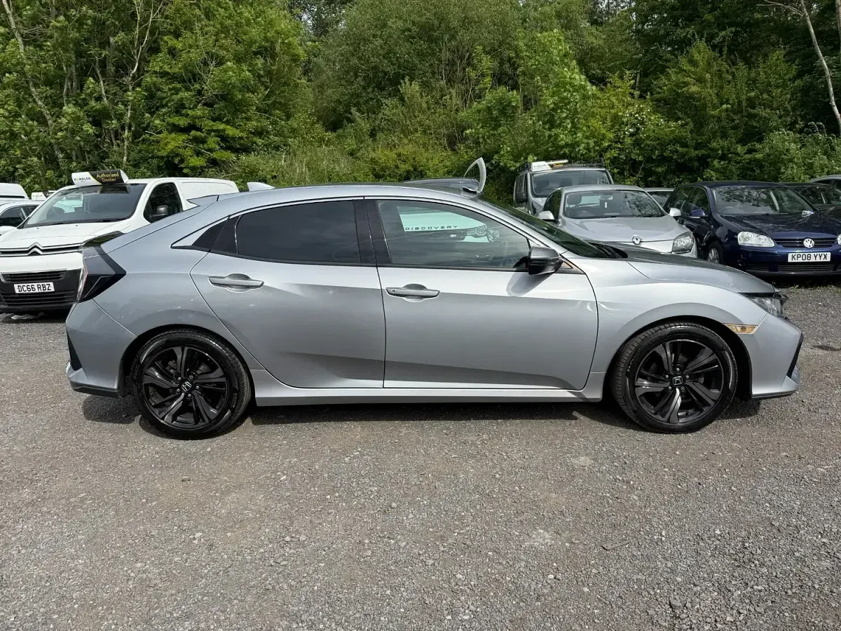 Used Honda Civic SR 126 HP (92 kW) 2019 Silver Hatchback