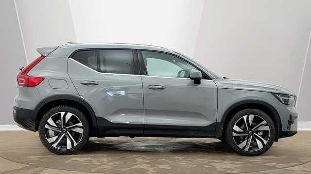 New Volvo XC40 Ultra 161 HP (118 kW) 2025 Grey SUV