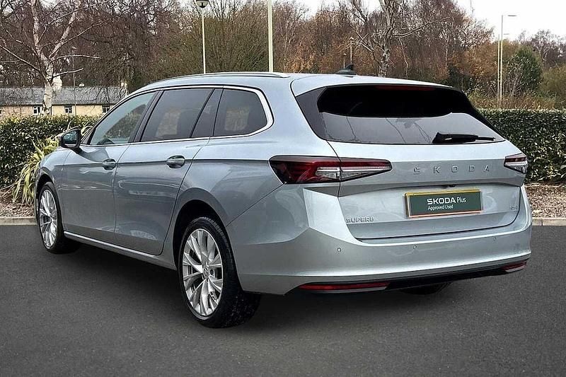 Used Skoda Superb SE L 190 HP (139 kW) 2024 Pebble silver metallic Estate