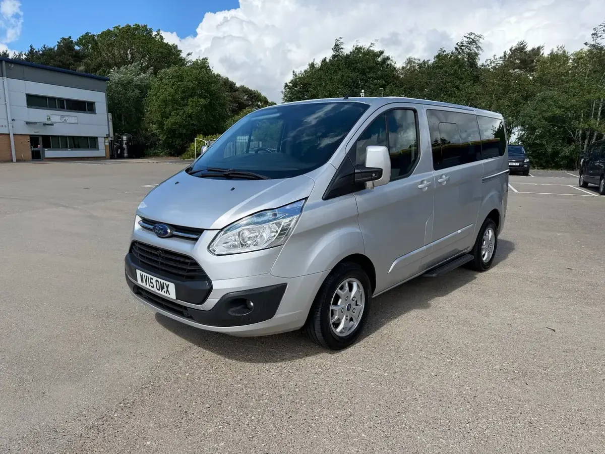 Used Ford Tourneo Limited 125 HP (91 kW) 2015 Silver MPV