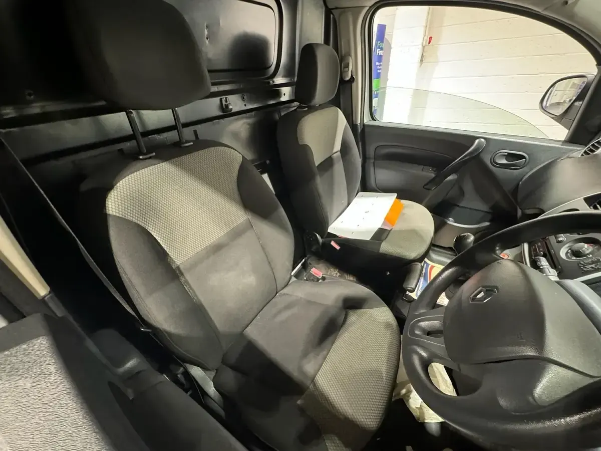 Used Renault Kangoo Business 90 HP (66 kW) 2017 White MPV