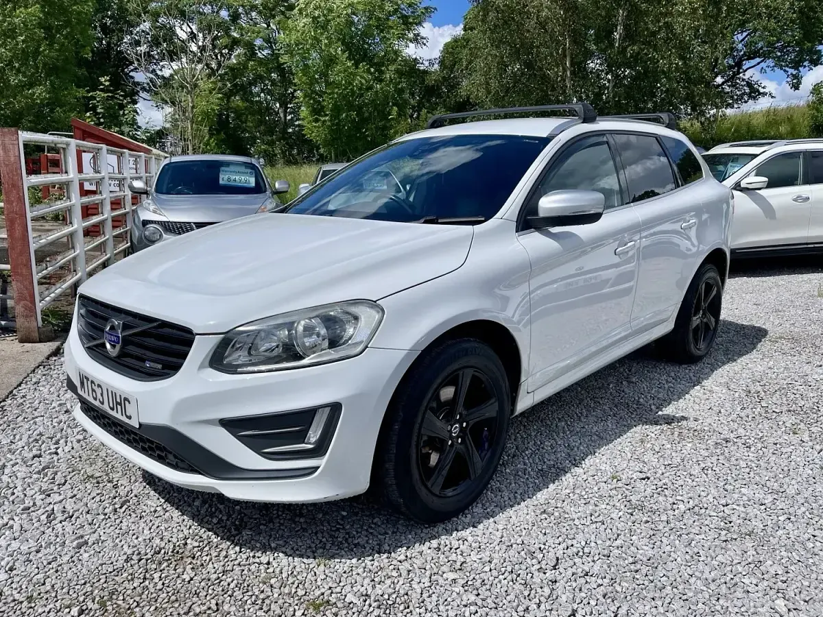 Used Volvo XC60 R-Design 2013 White SUV