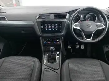 Second-hand VW Tiguan Active 150 CP (110 kW) 2021 Gri SUV