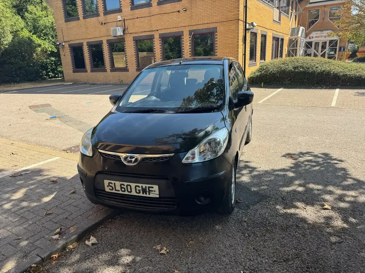 Used Hyundai i10 Comfort 77 HP (56 kW) 2010 Black Hatchback
