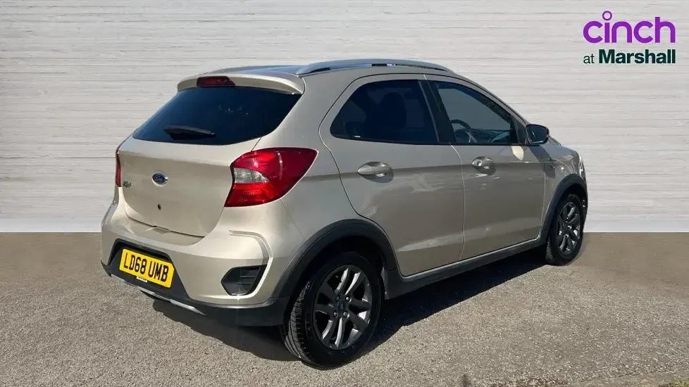 Begagnad Ford Ka Plus Active 85 HK (62 kW) 2018 Silver Halvkombi