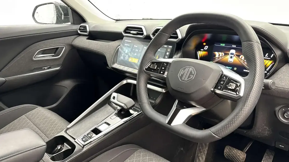 Usado MG ZS SE 196 HP (144 kW) 2025 Preto SUV