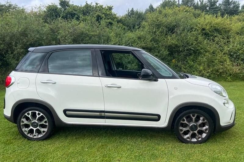 White Used 2013 Fiat 500L Trekking MPV | £4,499 (A bit pricey) - Image 1/1