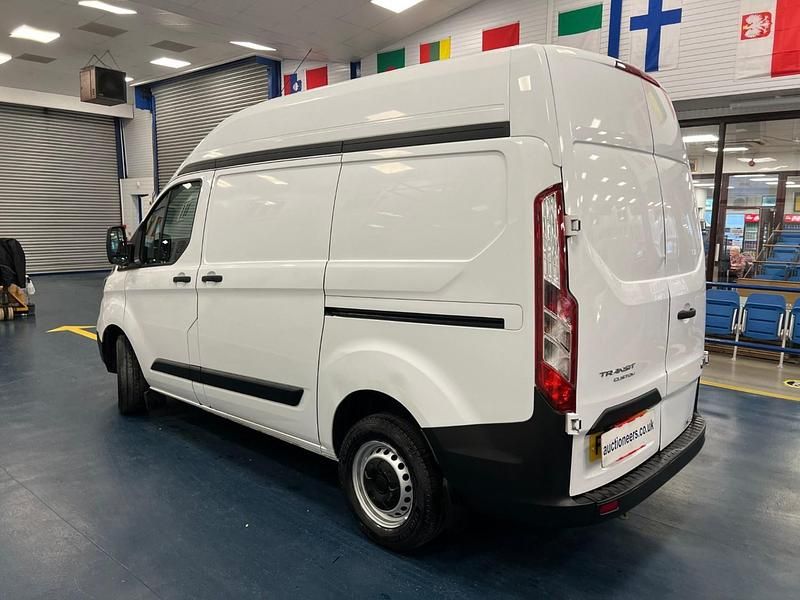 Used Ford Transit Custom 105 HP (77 kW) 2019 White Van