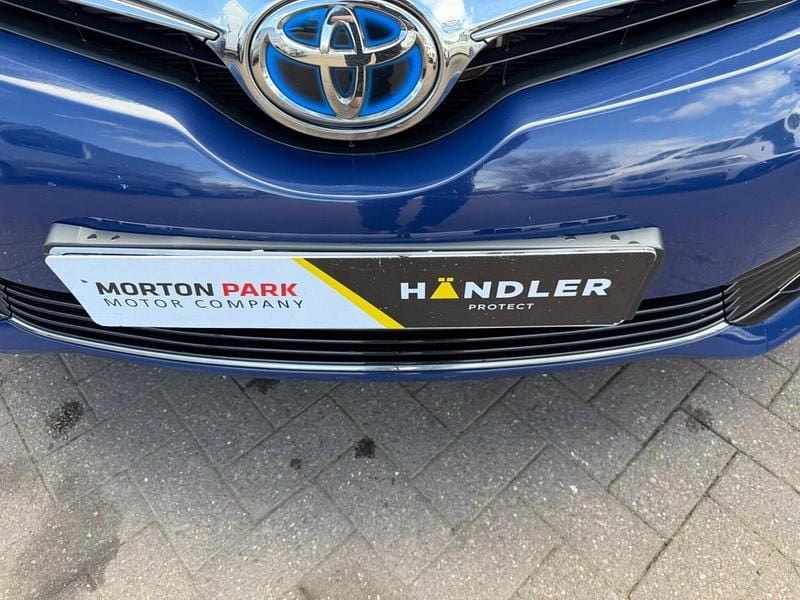 Used Toyota Auris Hybrid 2018 Blue Estate