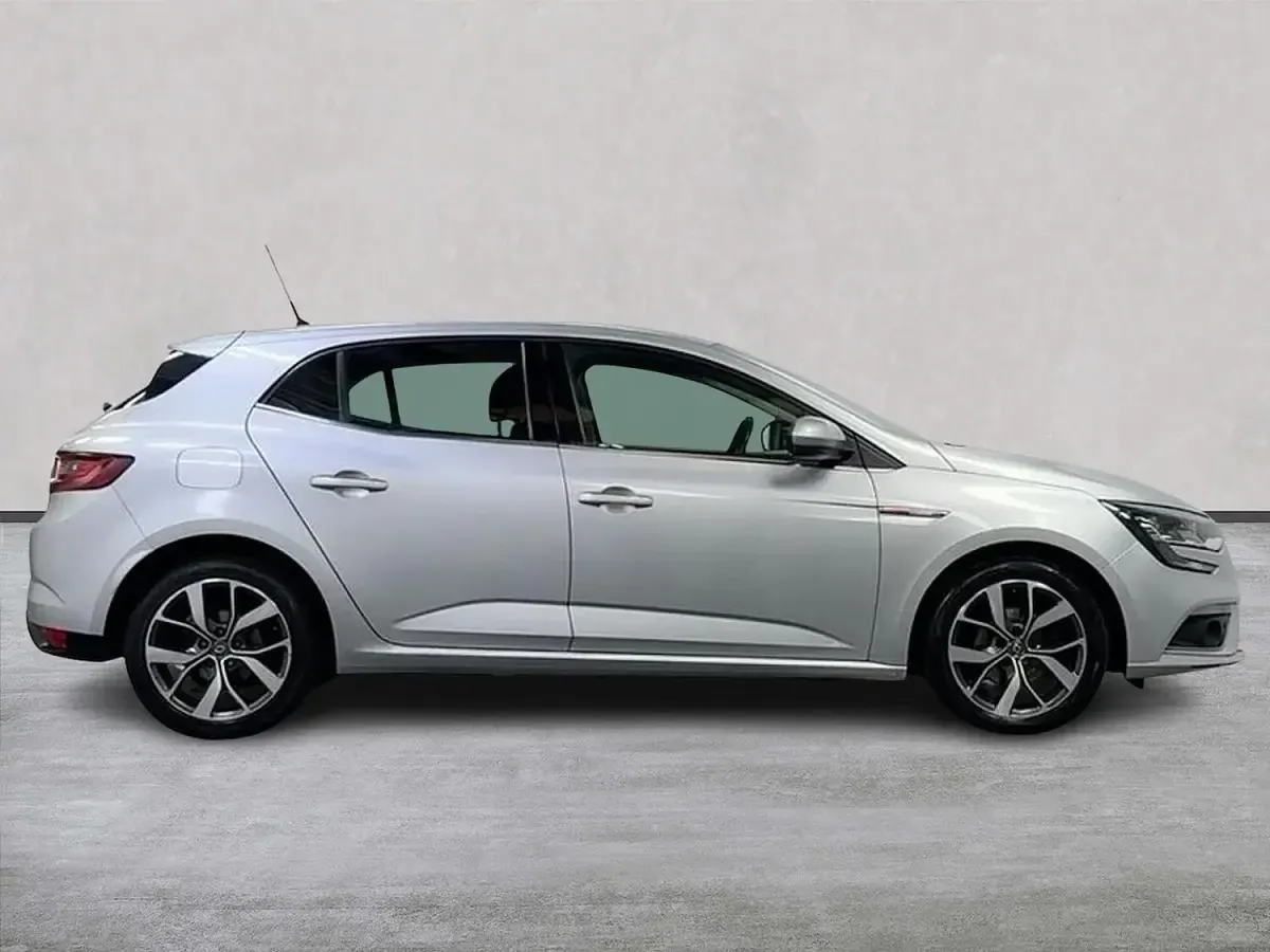 Used Renault Mégane Dynamique 110 HP (80 kW) 2016 Silver Hatchback