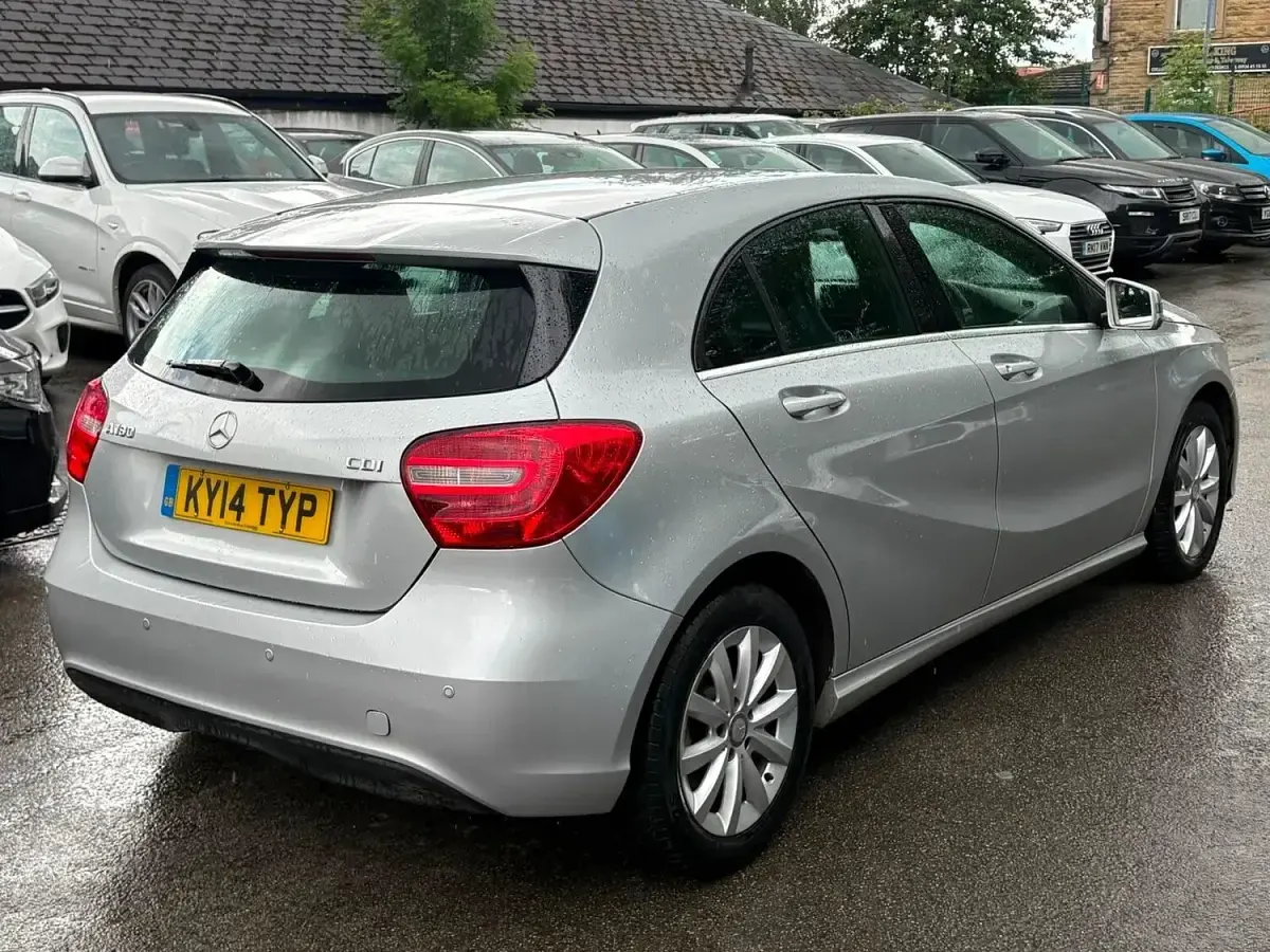 Used Mercedes A180 SE 109 HP (80 kW) 2014 Silver Hatchback