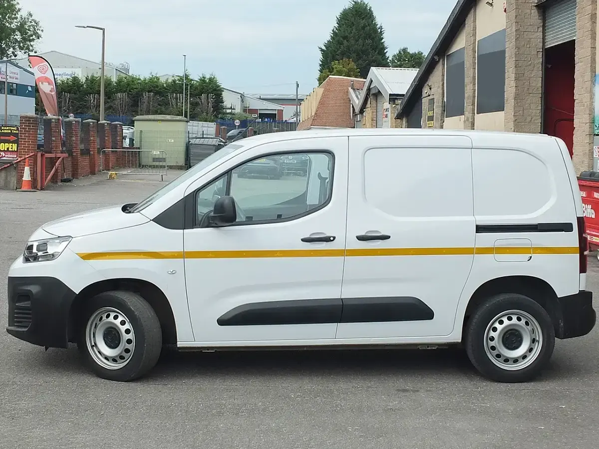 Used Citroën e-Berlingo 100 HP (73 kW) 2023 White