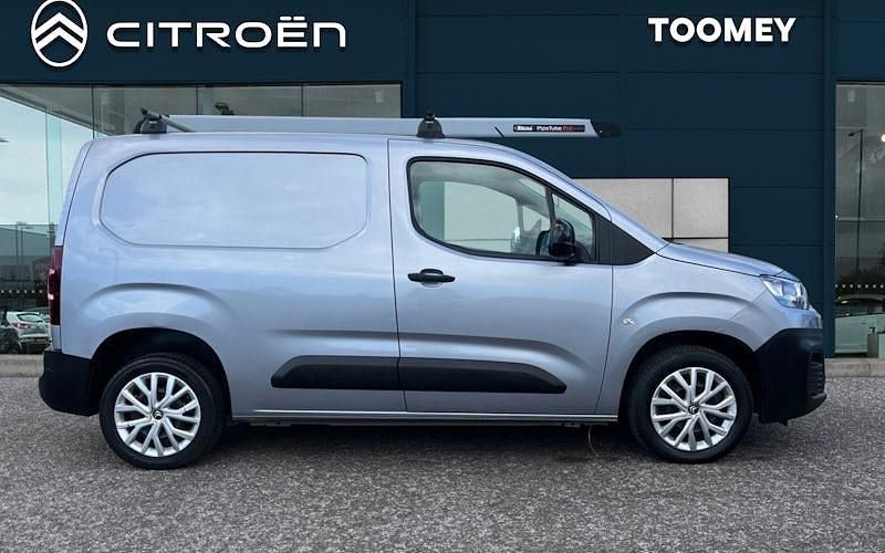 Used Citroën Berlingo 102 HP (75 kW) 2022 Grey MPV