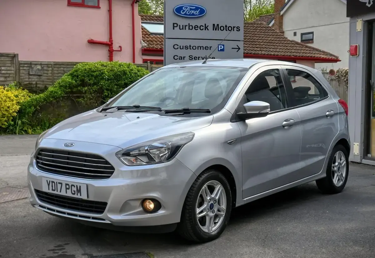 Used Ford Ka Plus Zetec 70 HP (51 kW) 2017 Silver Hatchback