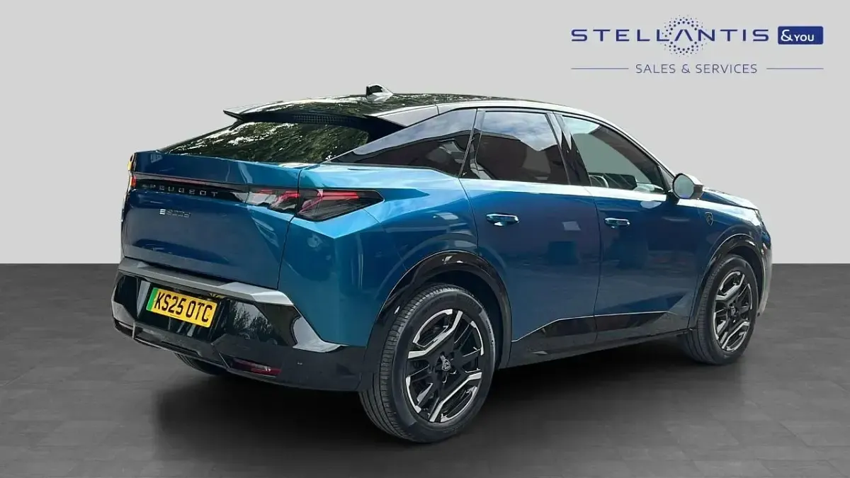 Used Peugeot e-3008 GT 152 kW (207 HP) 2025 Blue SUV