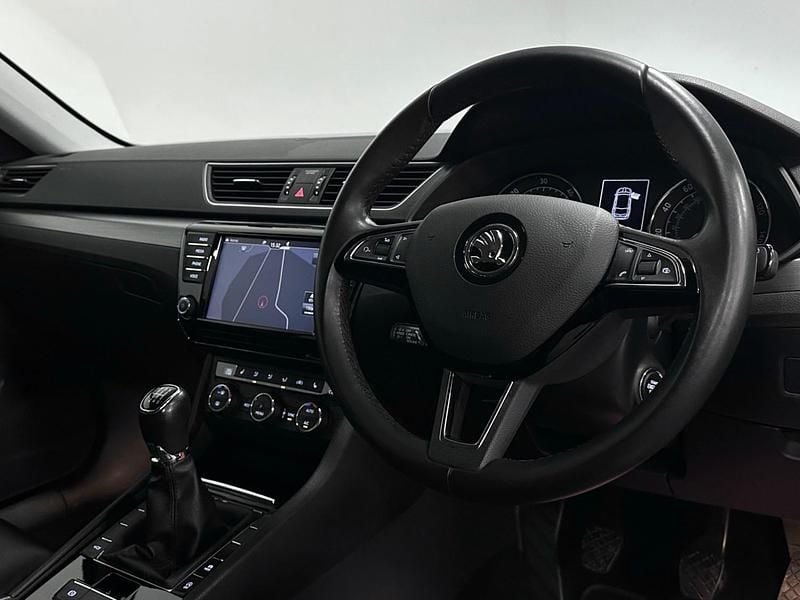 Used Skoda Superb SE L Executive 150 HP (110 kW) 2017 Blue Estate