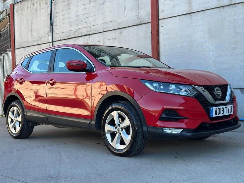 Used Nissan Qashqai Acenta Premium 2019 Red SUV