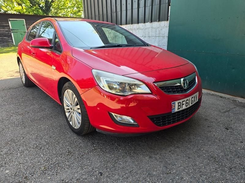 Red Used 2011 Vauxhall Astra Excite Hatchback | £895 (Super price) - Image 1/4