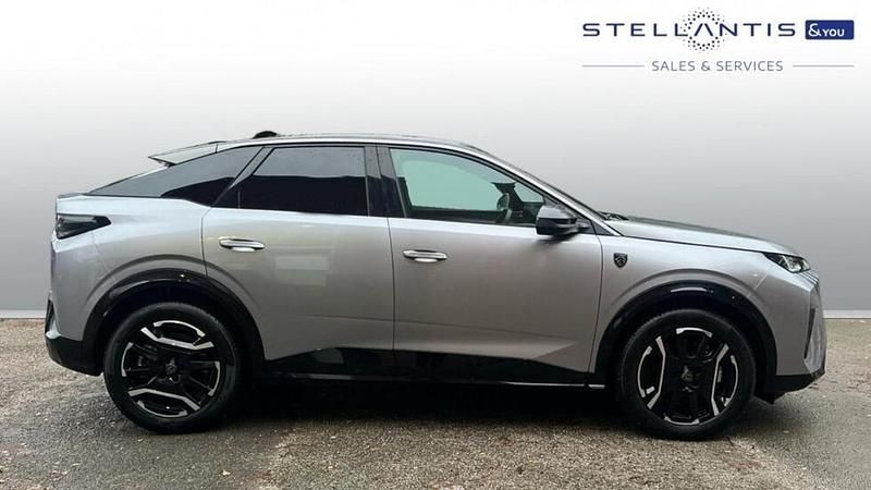 Grey Used 2025 Peugeot e-3008 GT SUV | £25,579 (Good price) - Image 1/4