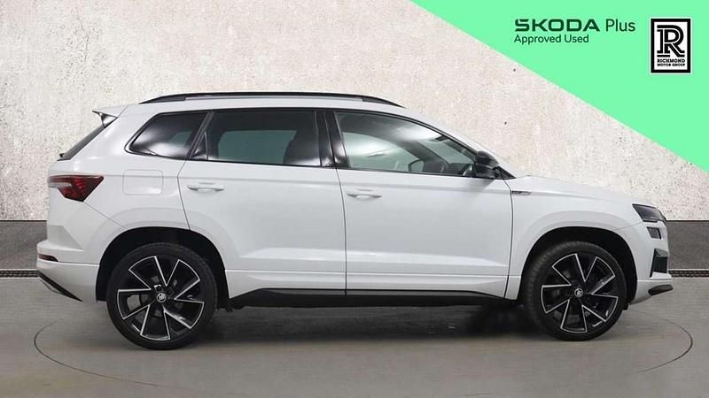 Used Skoda Karoq SportLine 150 HP (110 kW) 2023 White SUV