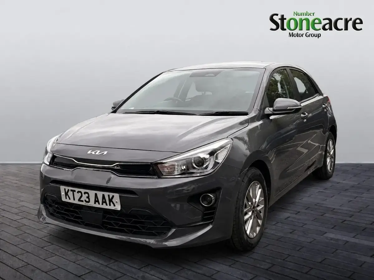 Used Kia Rio 99 HP (72 kW) 2023 Grey Hatchback