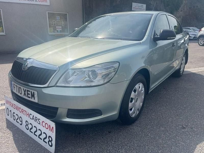 Green Used 2010 Skoda Octavia Hatchback | £4,395 (Fair price) - Image 1/4