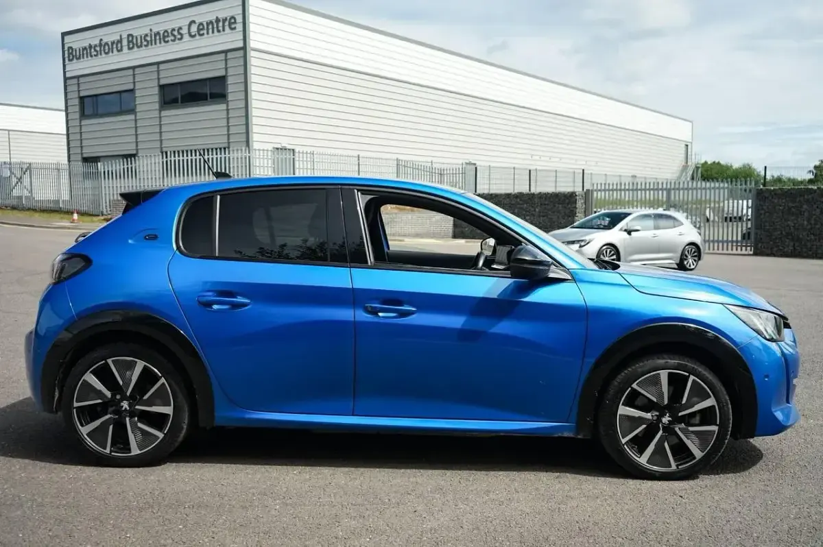 Used Peugeot e-208 Premium 100 kW (136 HP) 2021 Blue Hatchback
