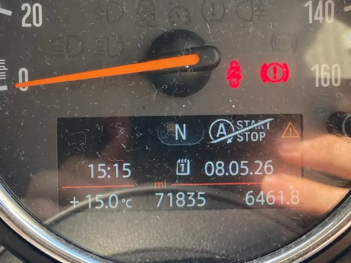 Begagnad Mini Cooper Hatch 2014 Silver Halvkombi