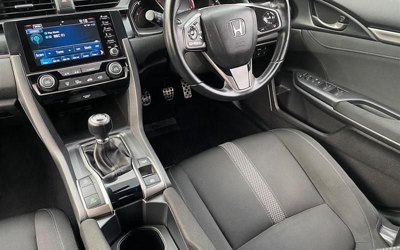 Used Honda Civic Sport 182 HP (133 kW) 2021 Red Hatchback