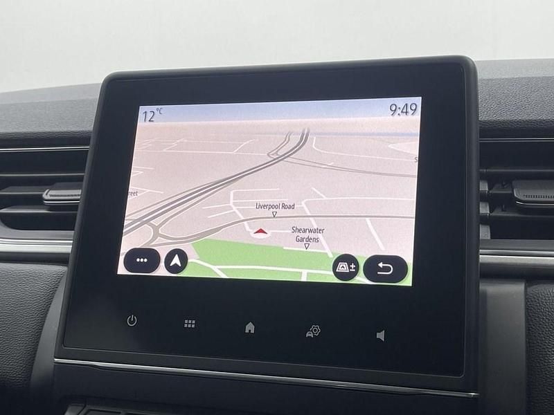 Used Renault Captur SE 145 HP (106 kW) 2022 White SUV