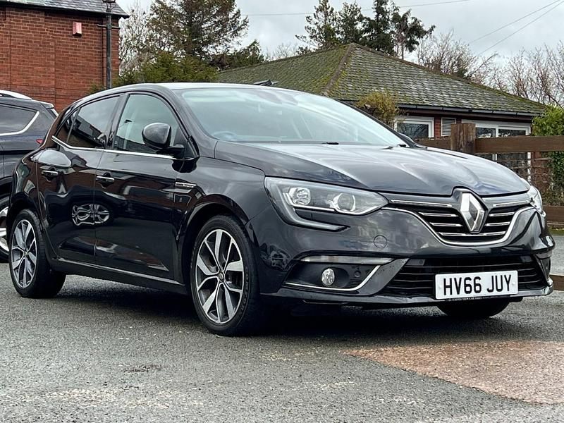 Used Renault Mégane IV Dynamique 110 HP (80 kW) 2016 Black Hatchback