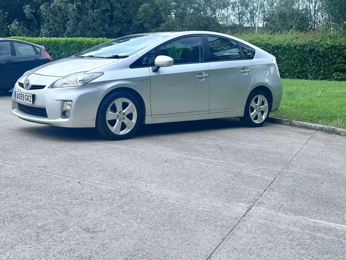 Used Toyota Prius T4 2009 Silver Hatchback