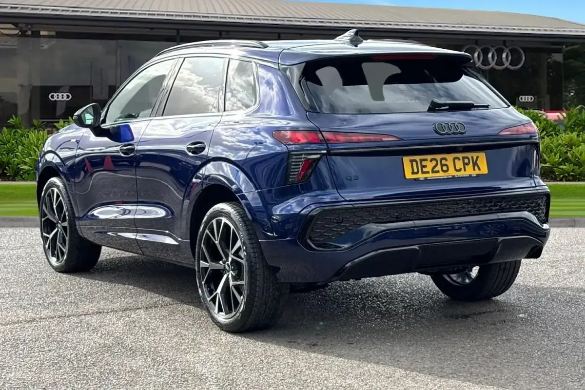 Used Audi Q3 Advanced 150 HP (110 kW) 2026 Blue SUV