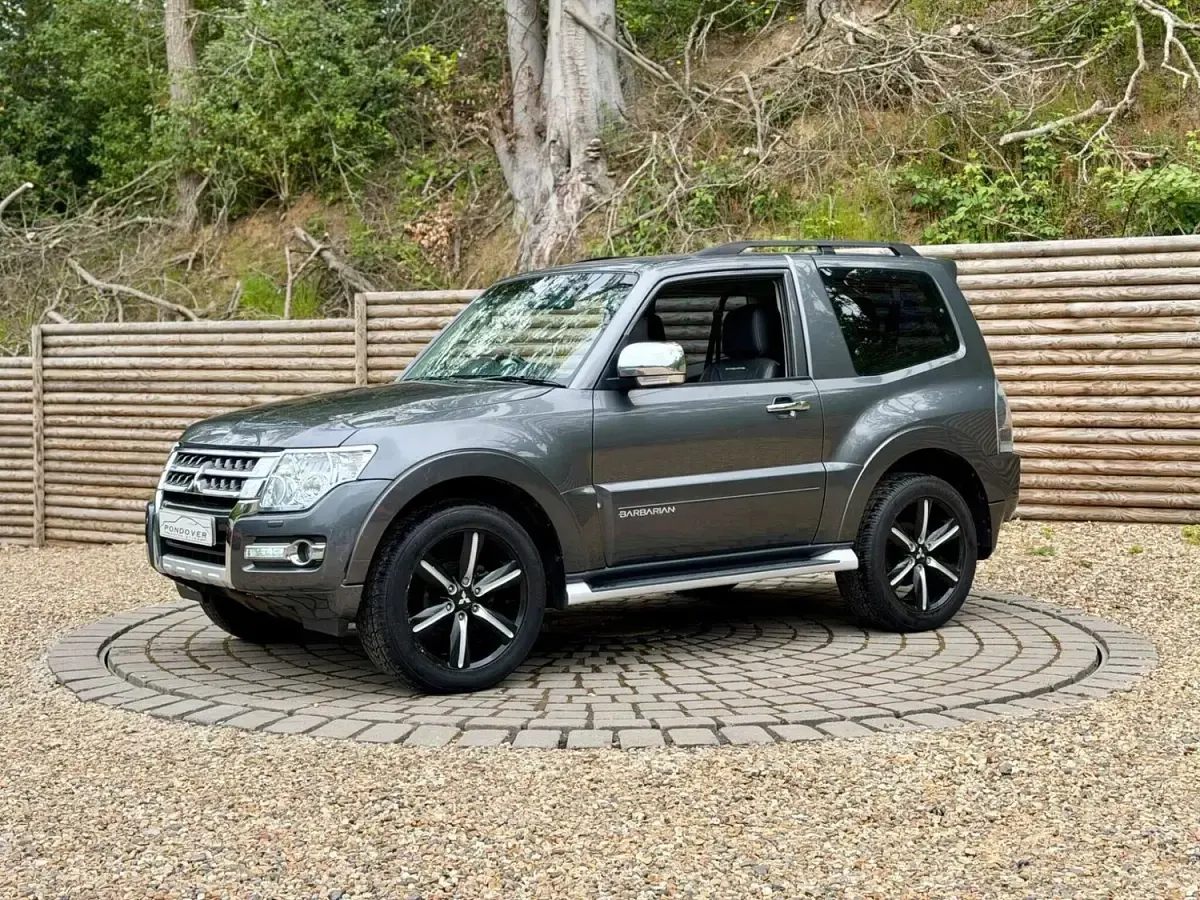 Used Mitsubishi Shogun 197 HP (144 kW) 2015 Grey SUV